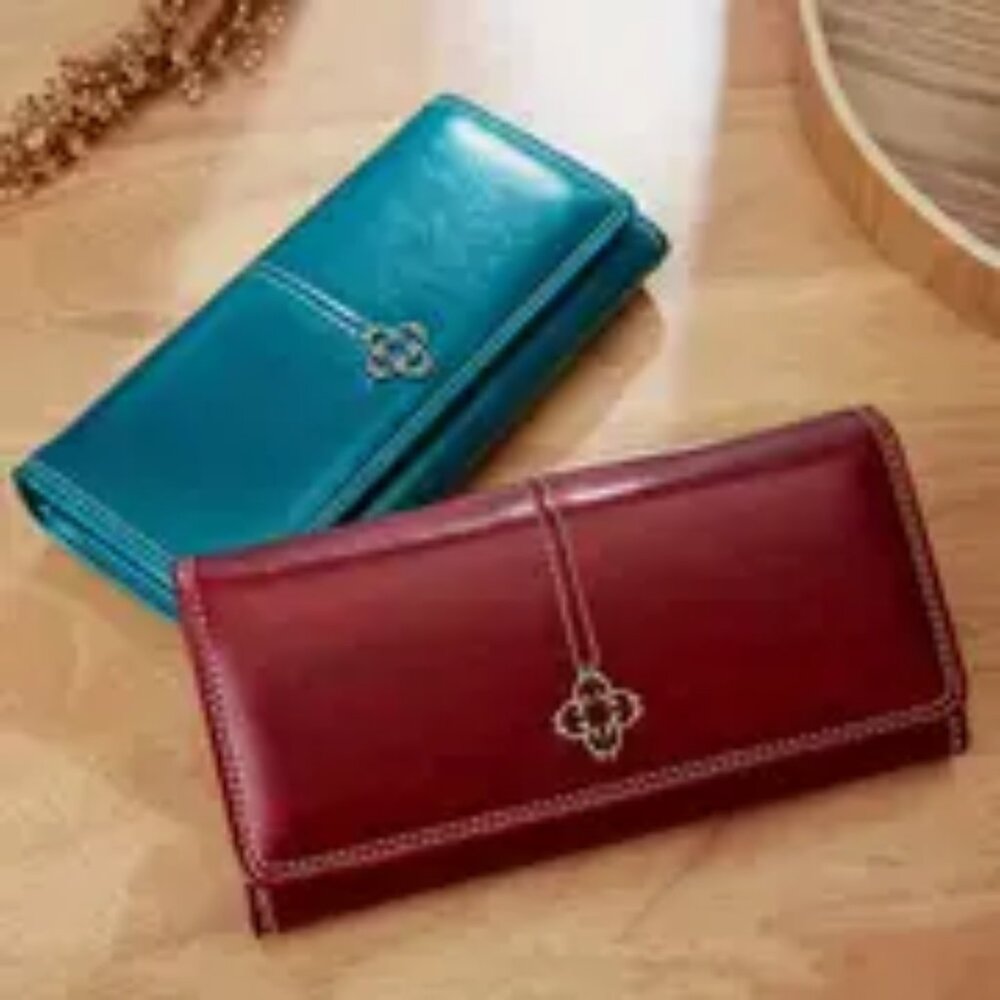 1pc.  Bi-Fold Wallet -  Red or Blue